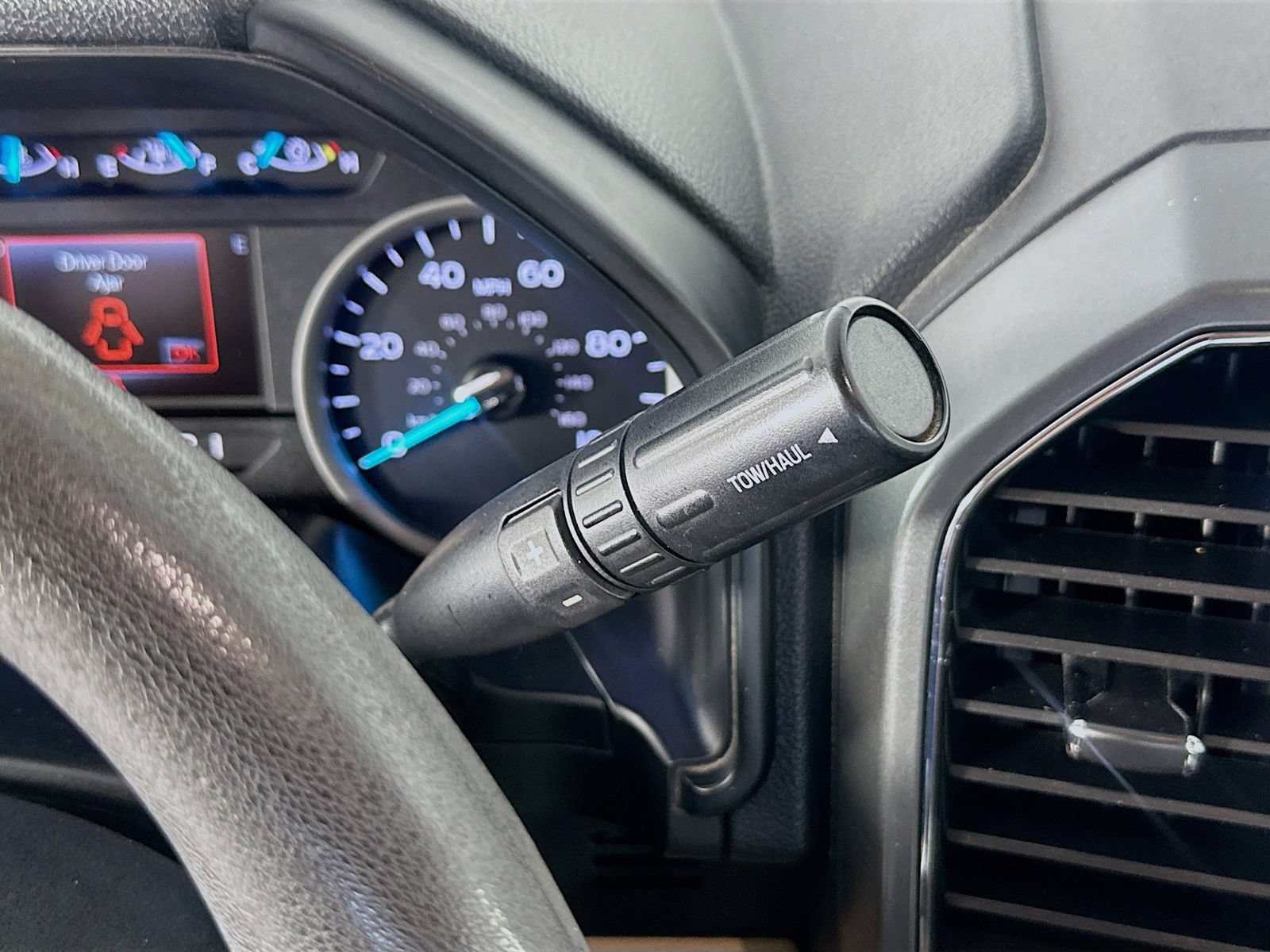 Used 2019 Ford F350 XLT w/ XLT Premium Package AWD/4WD image 15