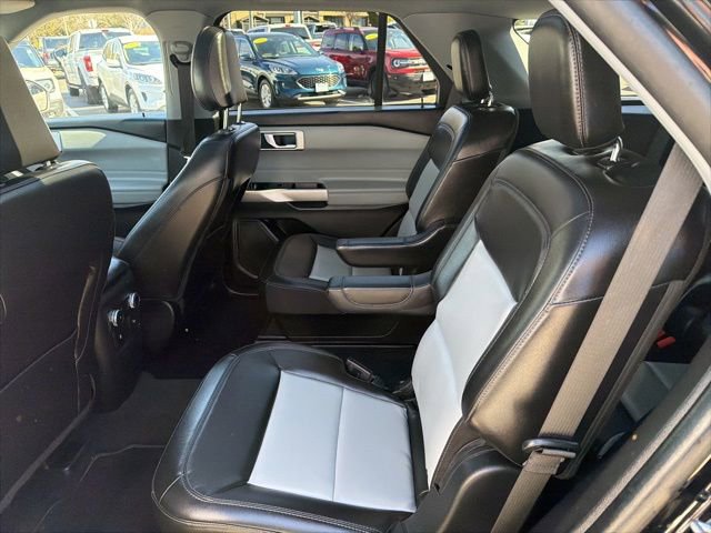 Used 2023 Ford Explorer XLT w/ Equipment Group 202A AWD/4WD image 21
