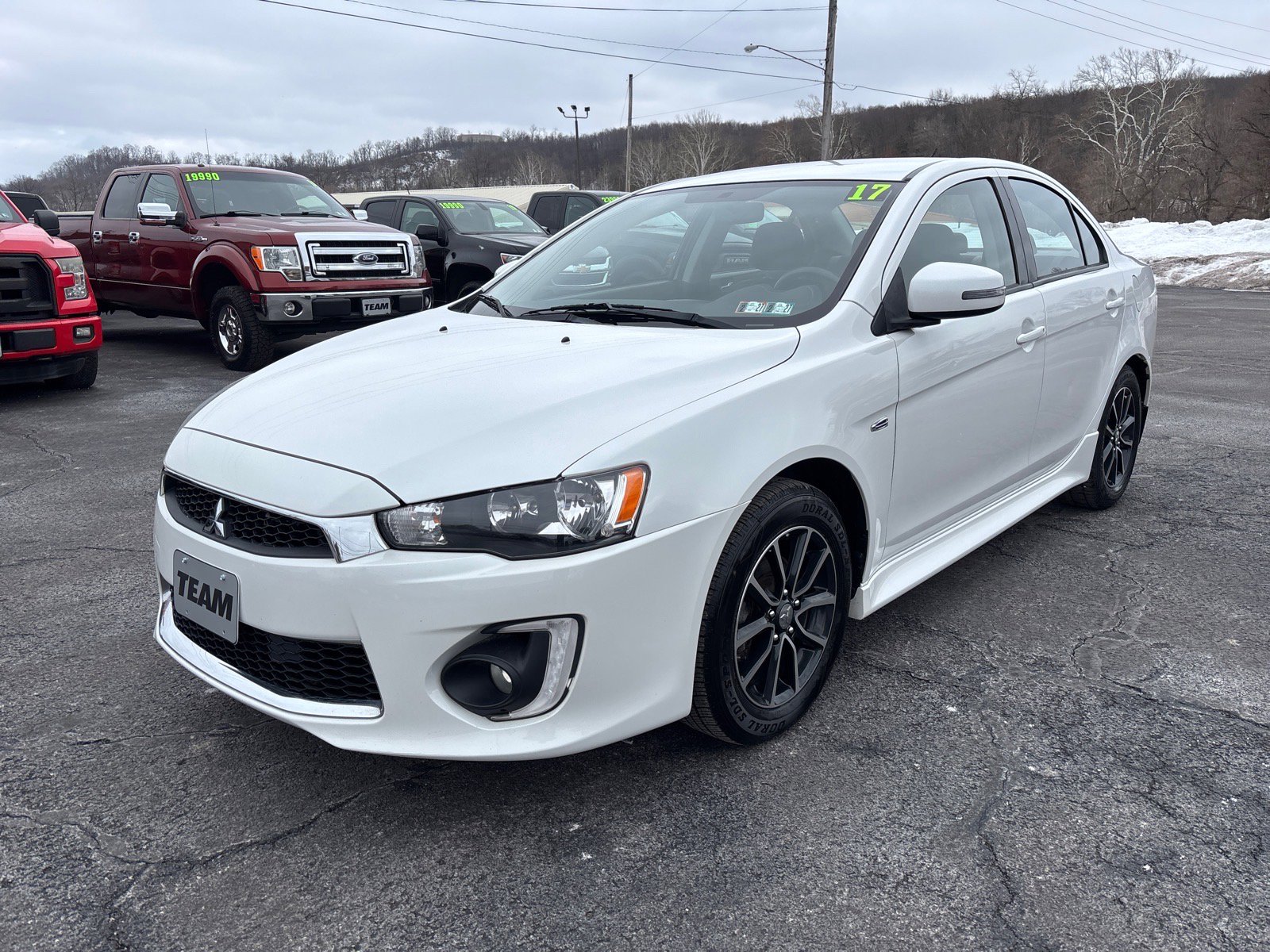 Used 2017 Mitsubishi Lancer ES image 3
