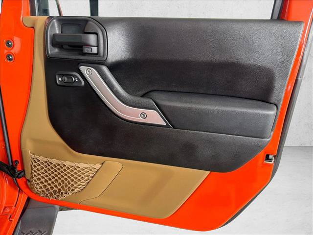 Used 2015 Jeep Wrangler Unlimited Sahara AWD/4WD image 15