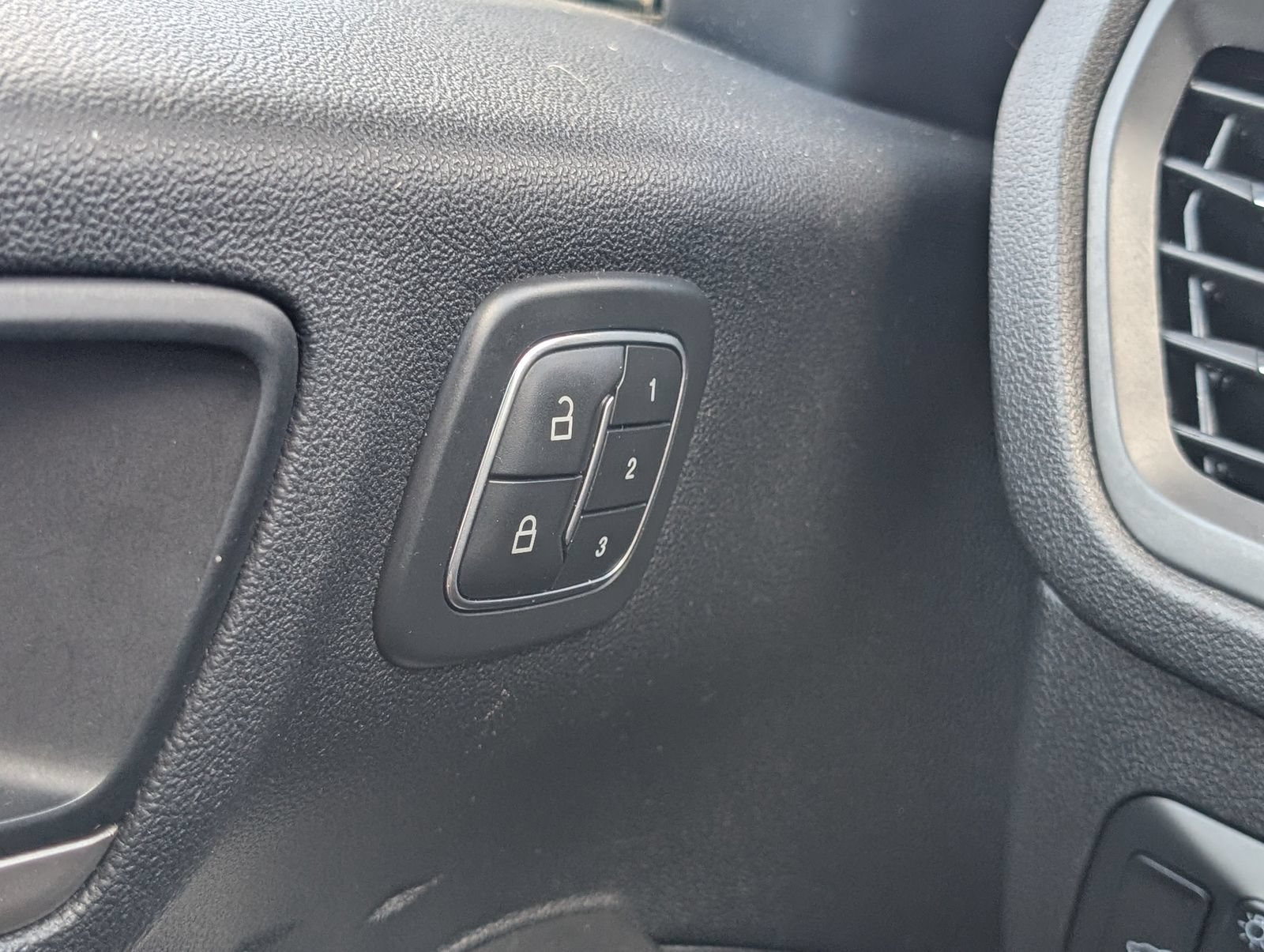 Used 2020 Ford Escape SEL FWD image 14