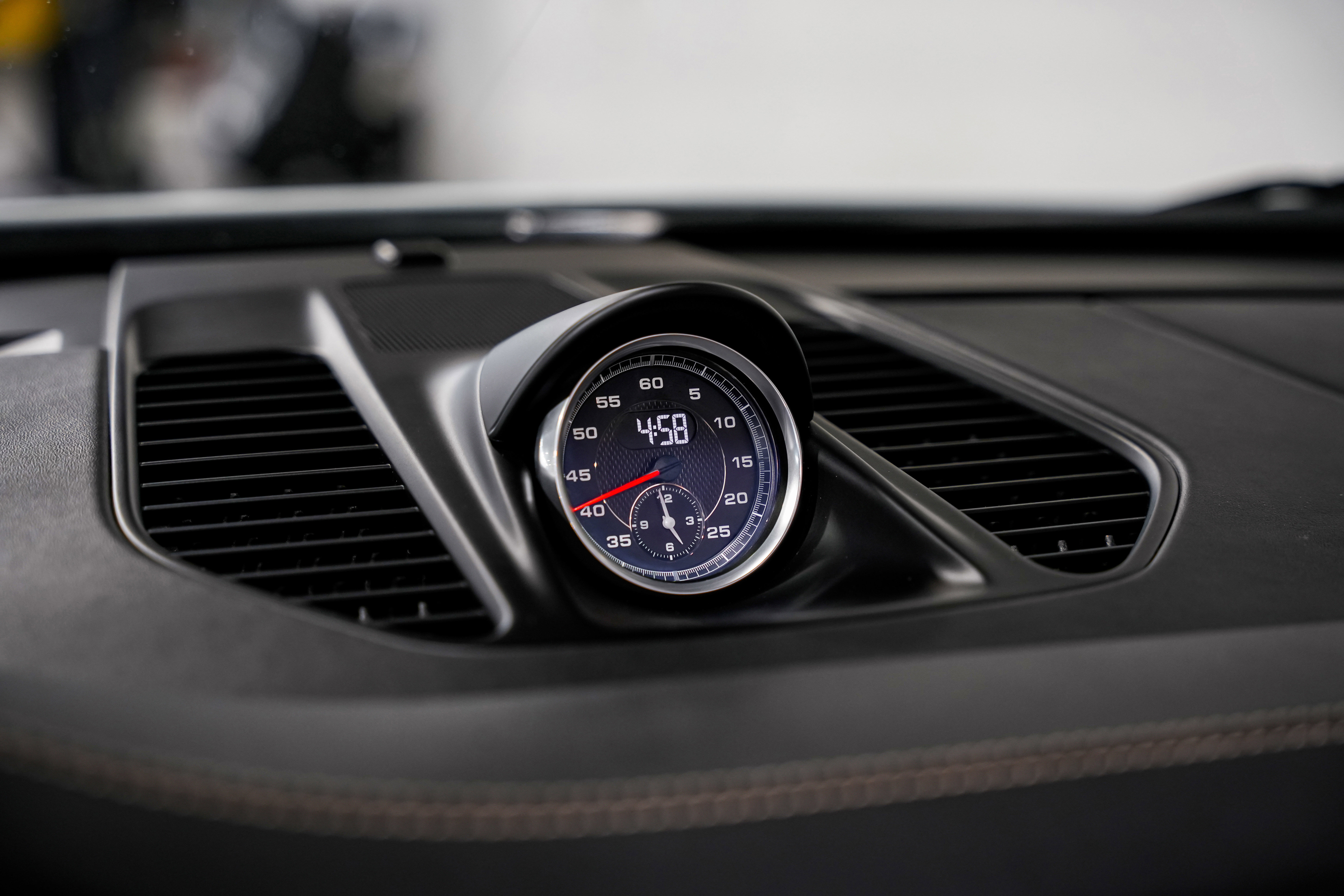 Used 2018 Porsche 911 Turbo image 12