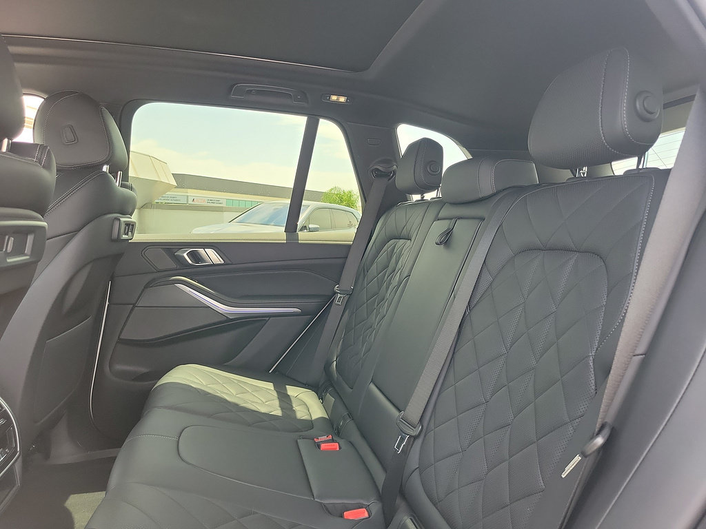 Used 2023 BMW X5 sDrive40i w/ M Sport Package RWD image 14