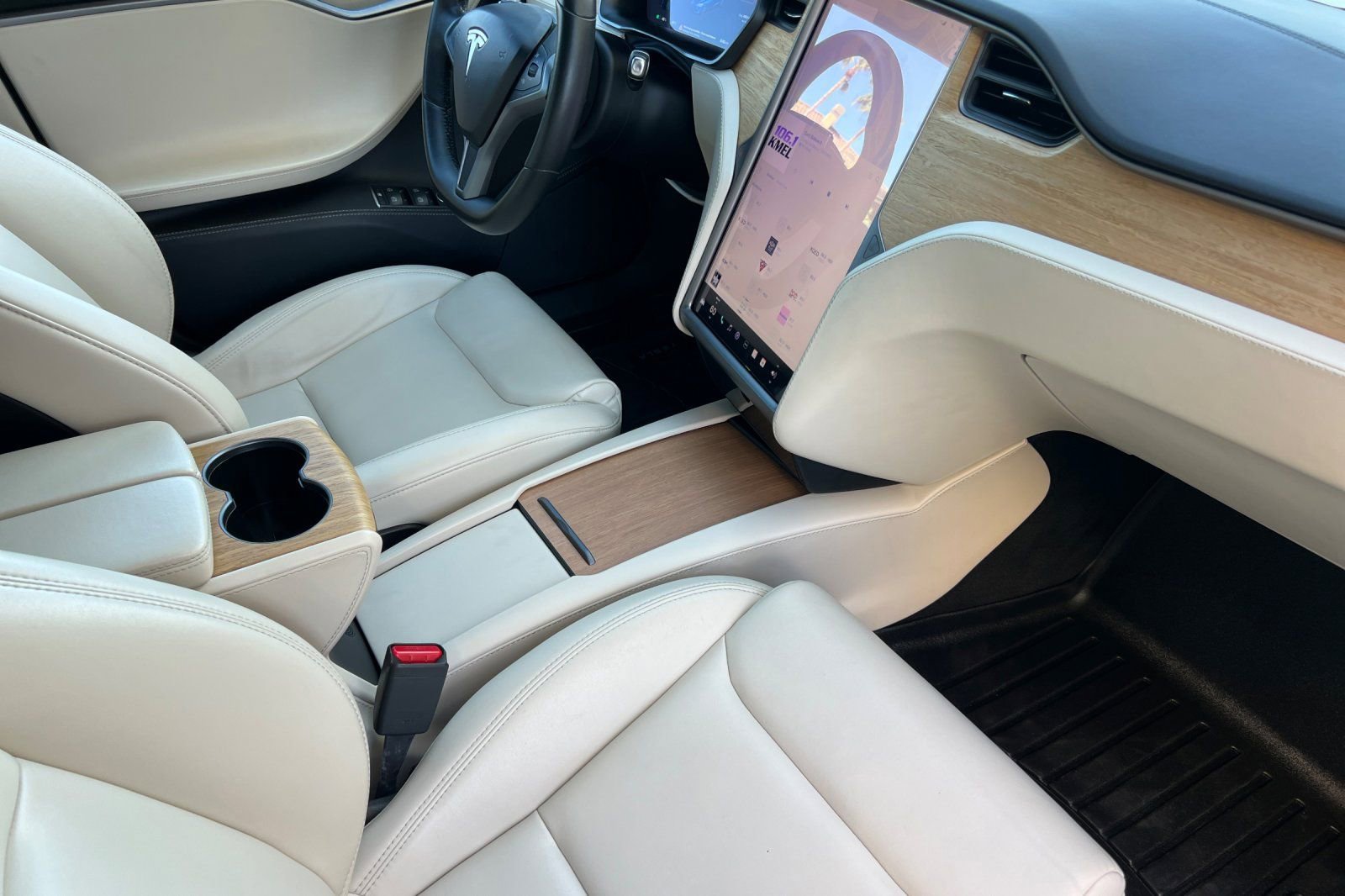 Used 2020 Tesla Model S Long Range Plus image 15