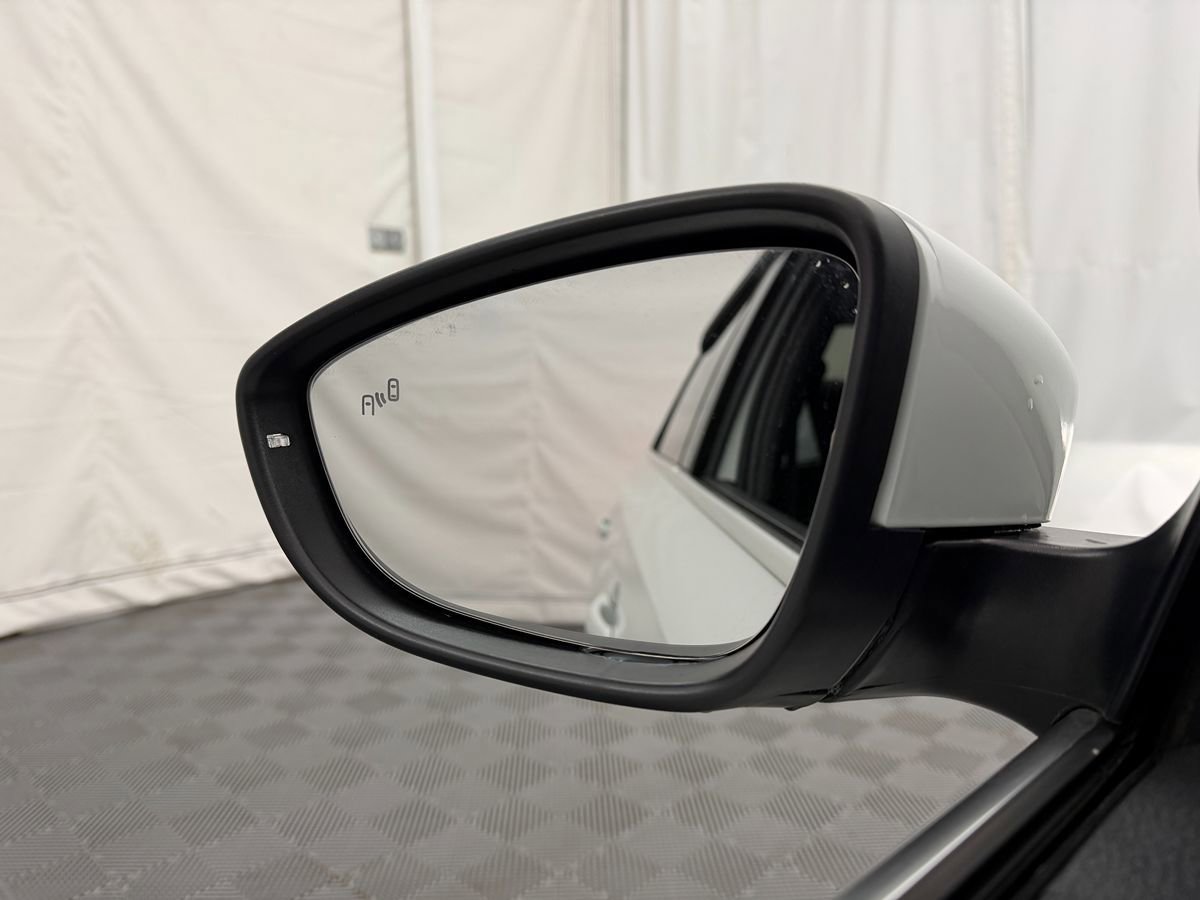 Used 2016 Volkswagen Jetta GLI SEL image 12