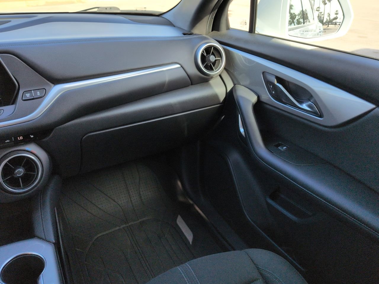 Used 2020 Chevrolet Blazer LT FWD image 16