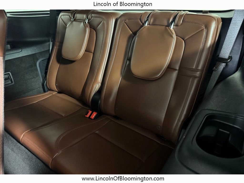 Used 2025 Lincoln Aviator Reserve AWD/4WD image 16