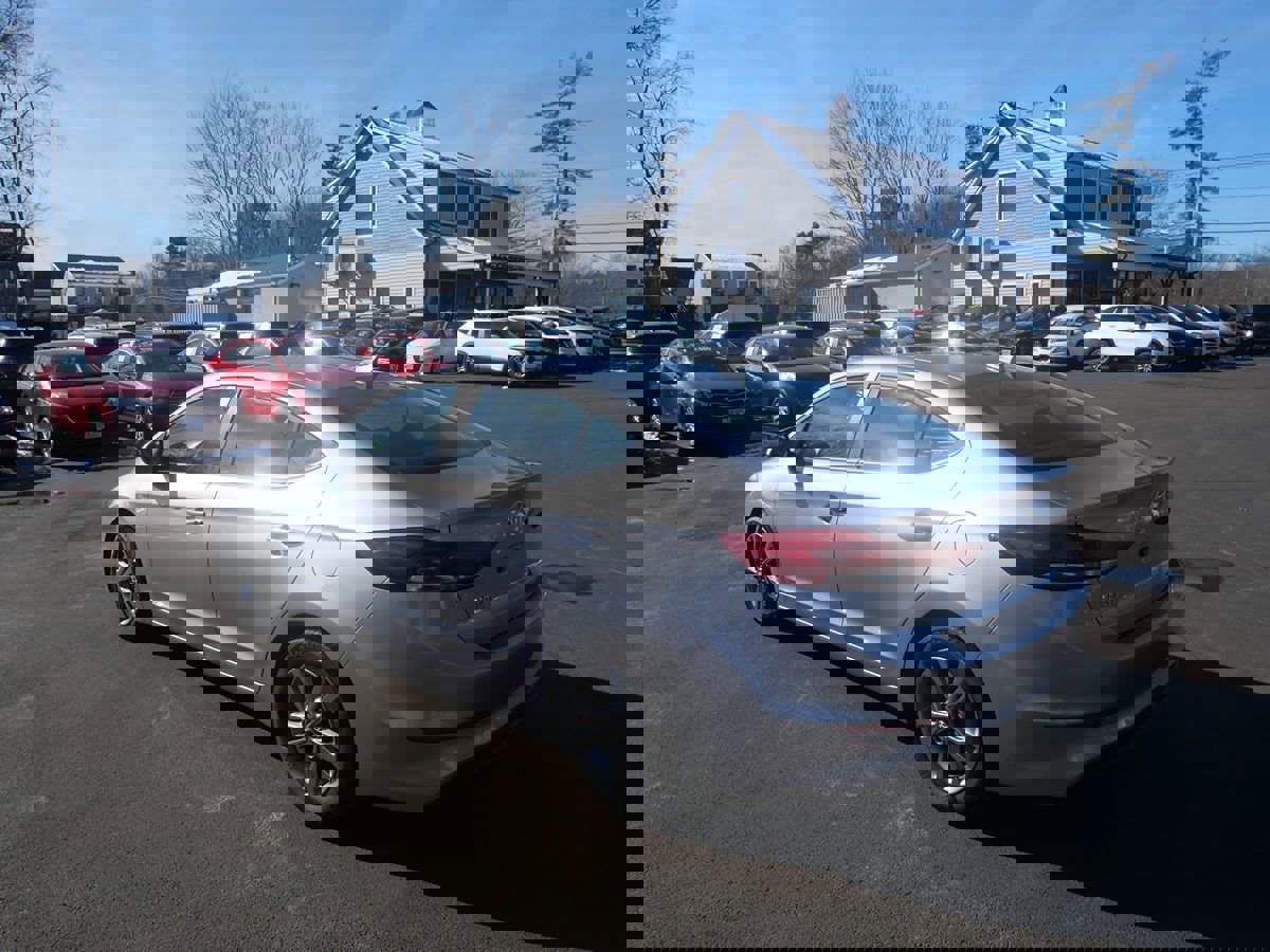 Used 2017 Hyundai Elantra SE image 5