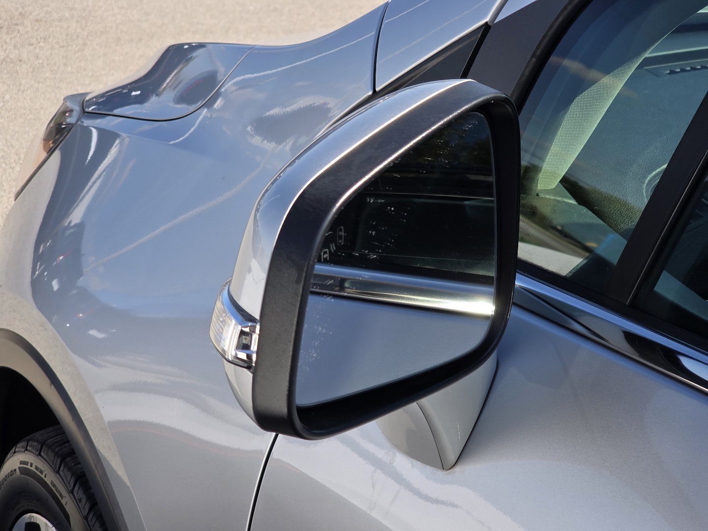 Used 2019 Buick Encore Essence FWD image 12