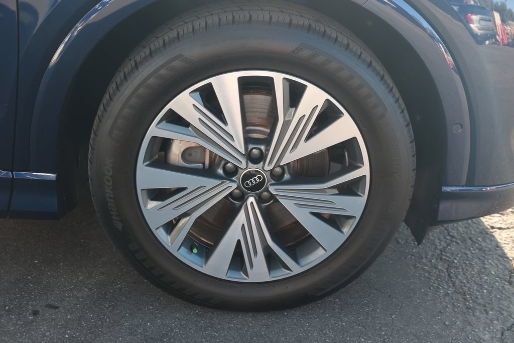 Used 2023 Audi Q4 e-tron Premium Plus w/ Premium Plus RWD image 8
