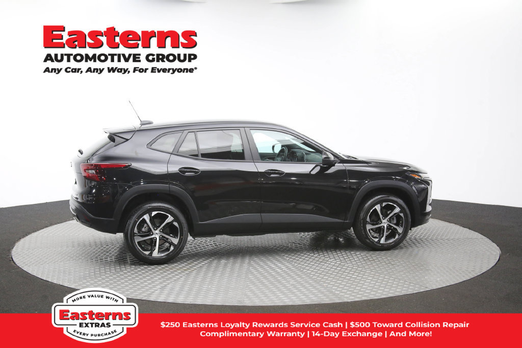 Used 2024 Chevrolet Trax RS FWD image 43