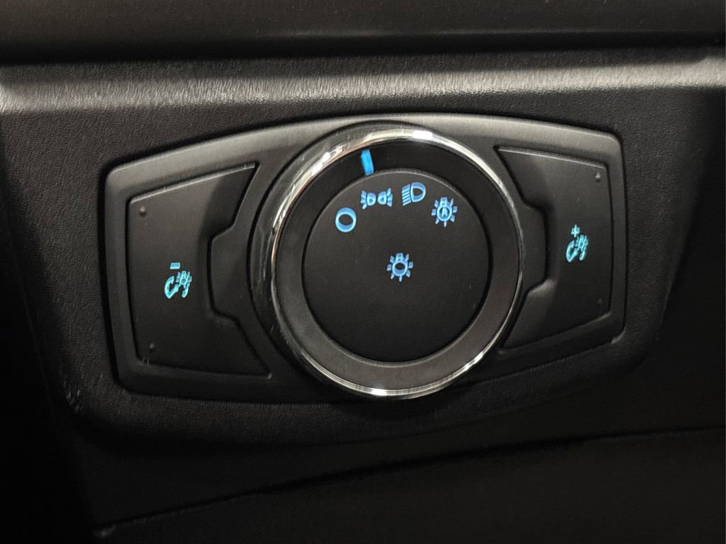 Used 2018 Ford Fusion SE w/ Fusion SE Technology Package image 25