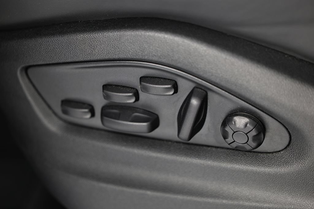 Certified 2025 Porsche Cayenne GTS AWD/4WD image 24