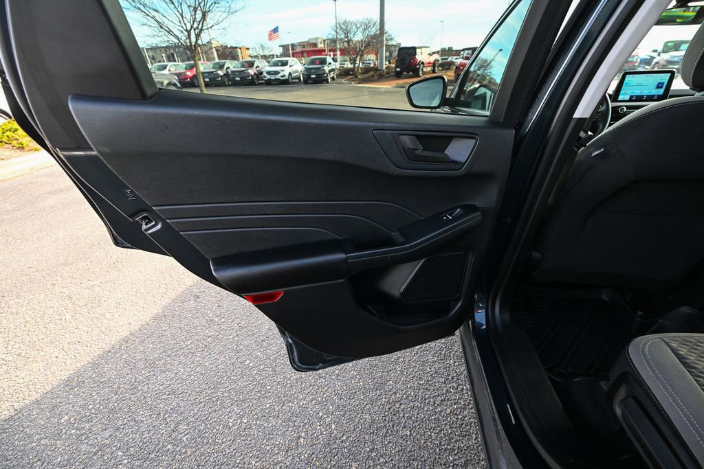 Certified 2022 Ford Escape SE w/ SE Sport Appearance Package AWD/4WD image 22