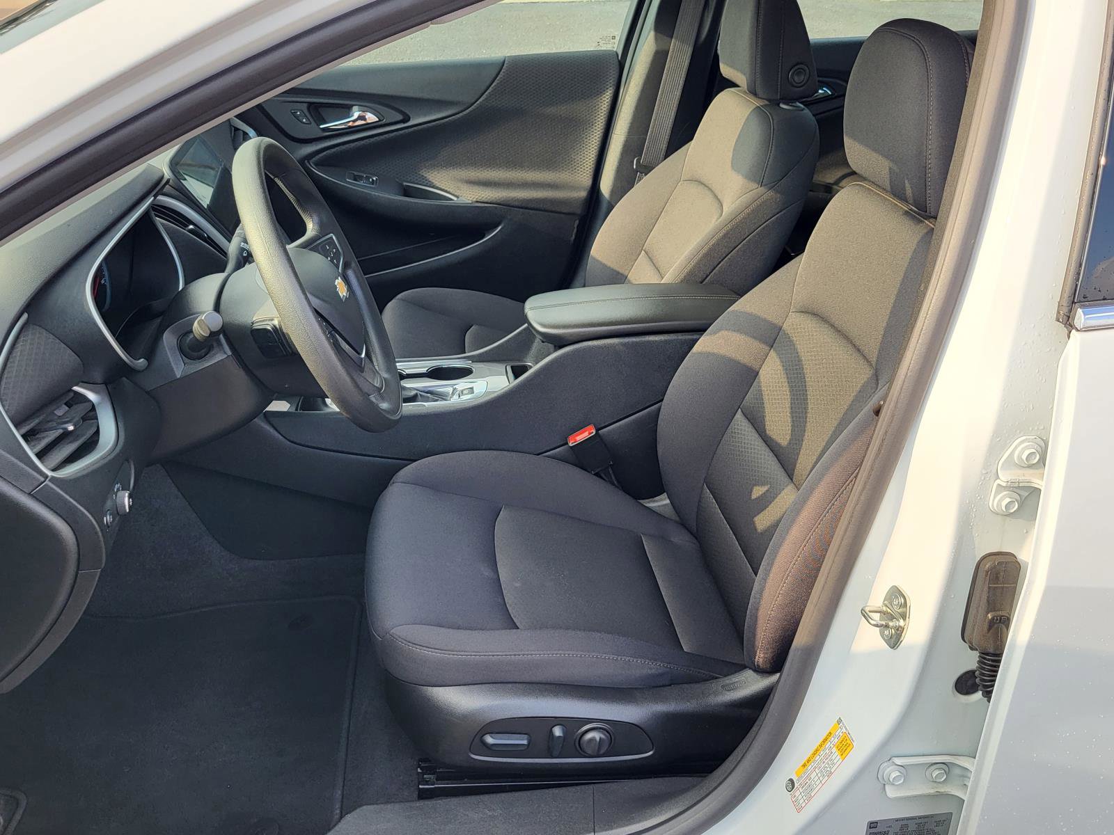 Used 2024 Chevrolet Malibu LT image 16