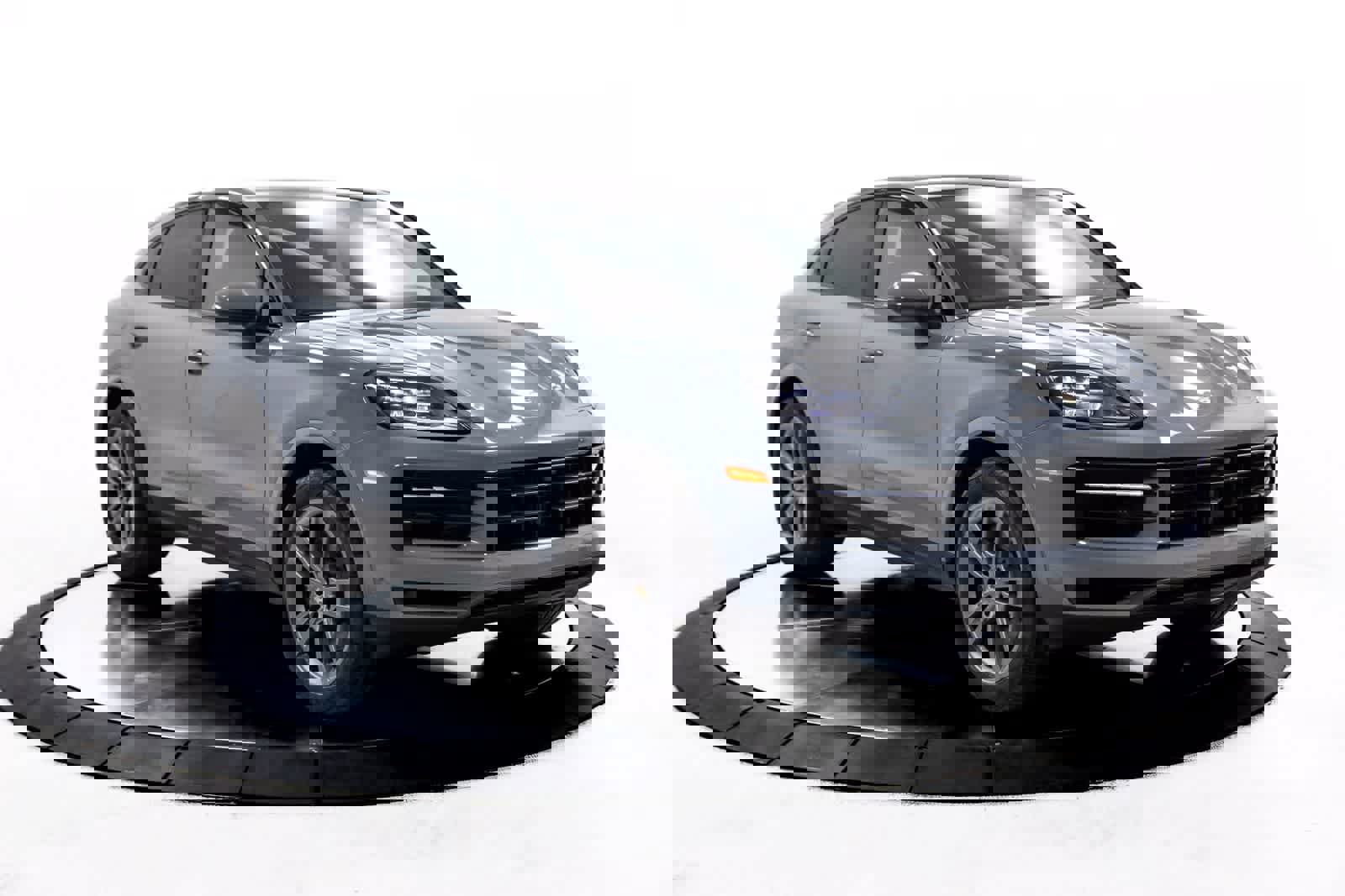 Certified 2025 Porsche Cayenne Coupe image 9