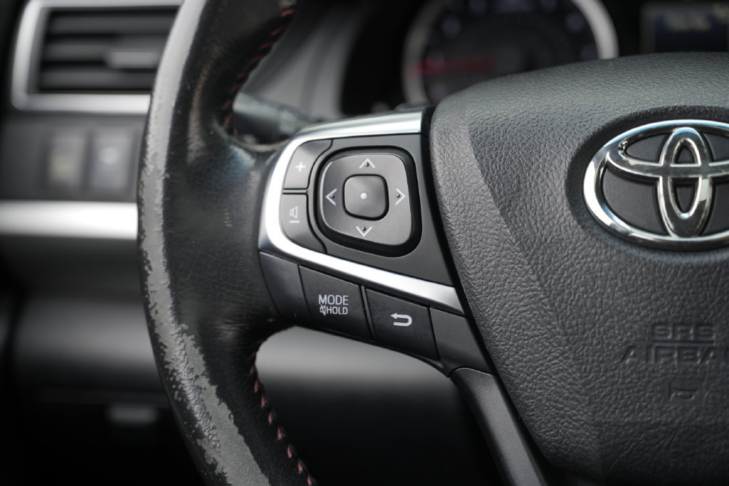 Used 2015 Toyota Camry XSE FWD image 44