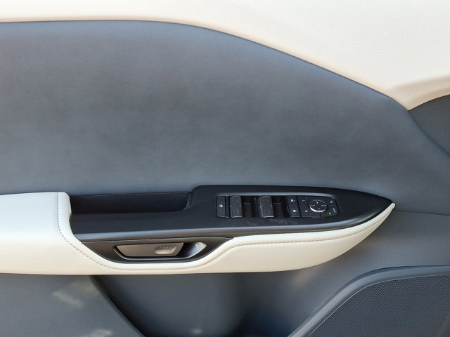 New 2025 Lexus RZ 450e image 8