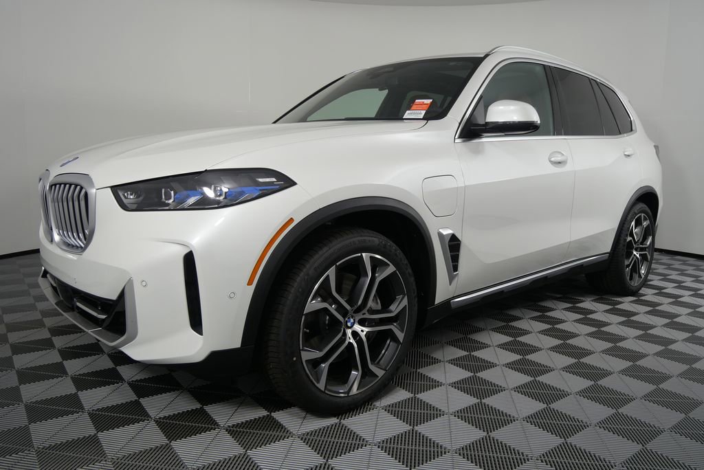 Used 2026 BMW X5 xDrive50e w/ Executive Package image 9