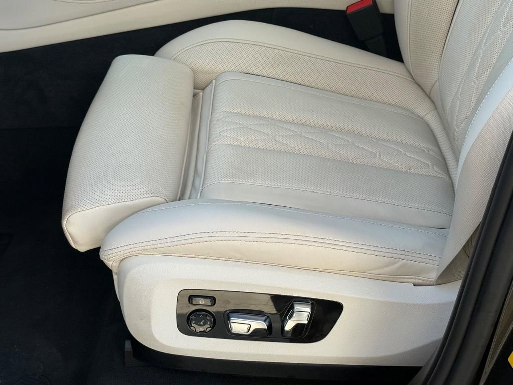 Certified 2025 BMW X5 xDrive50e w/ Executive Package image 23