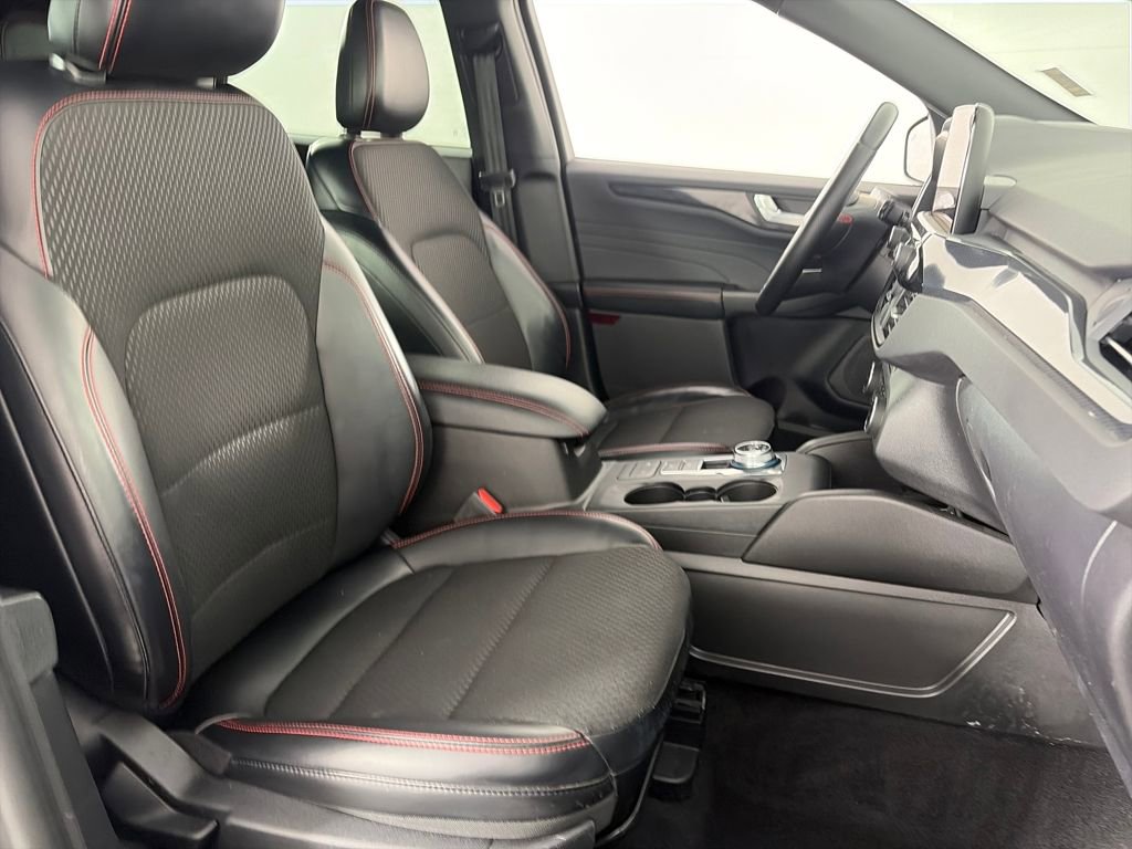 Certified 2025 Ford Escape ST-Line Select image 31