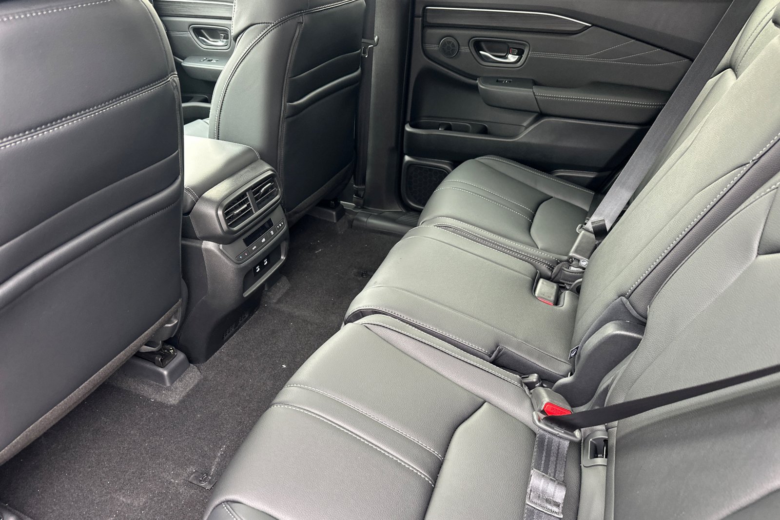 New 2026 Honda Pilot Touring image 12