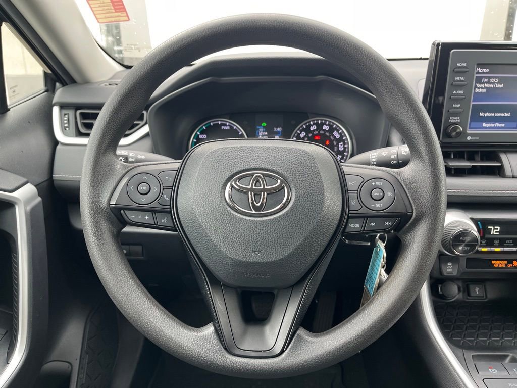 Used 2021 Toyota RAV4 LE image 18