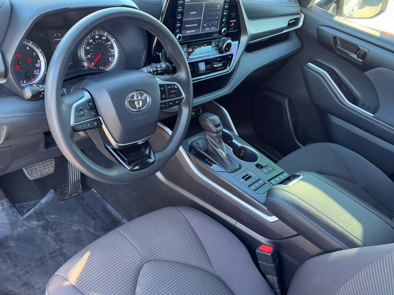 Certified 2021 Toyota Highlander L image 18