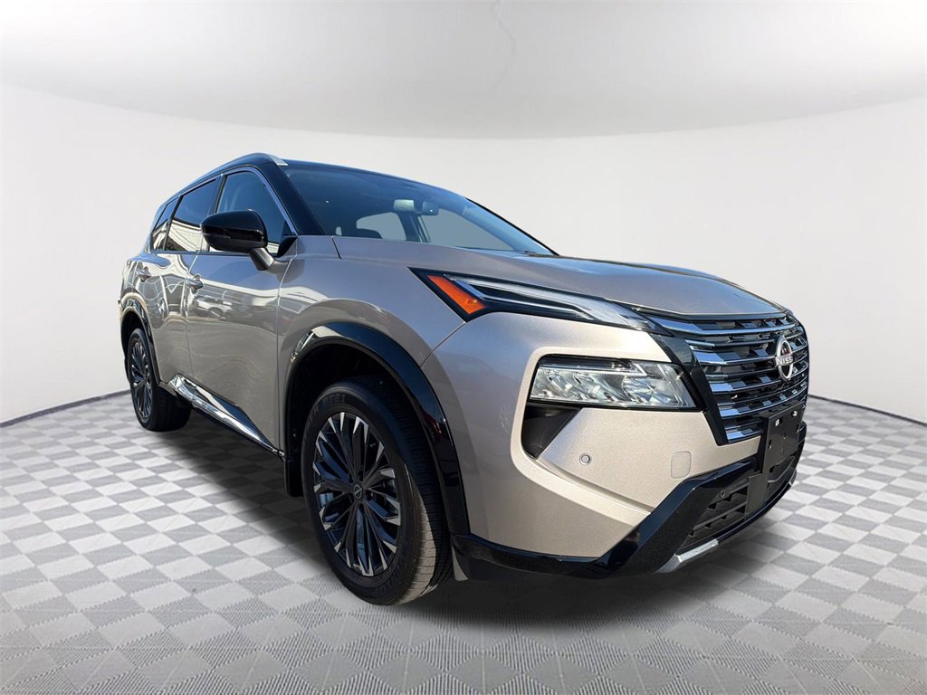 Used 2025 Nissan Rogue Platinum w/ Platinum Premium Package image 3