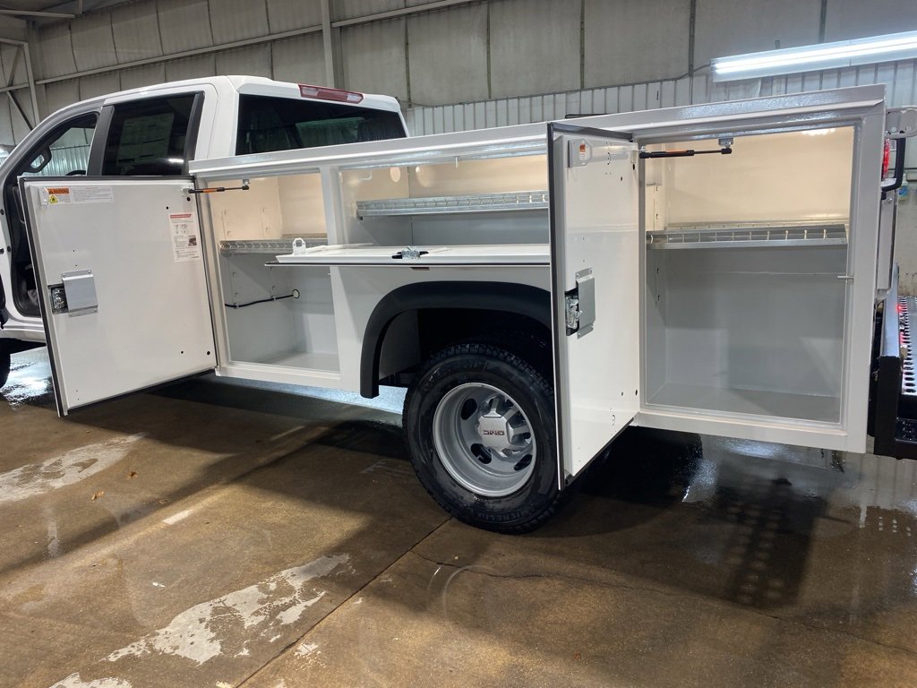 New 2026 GMC Sierra 3500 Pro w/ Convenience Package image 7