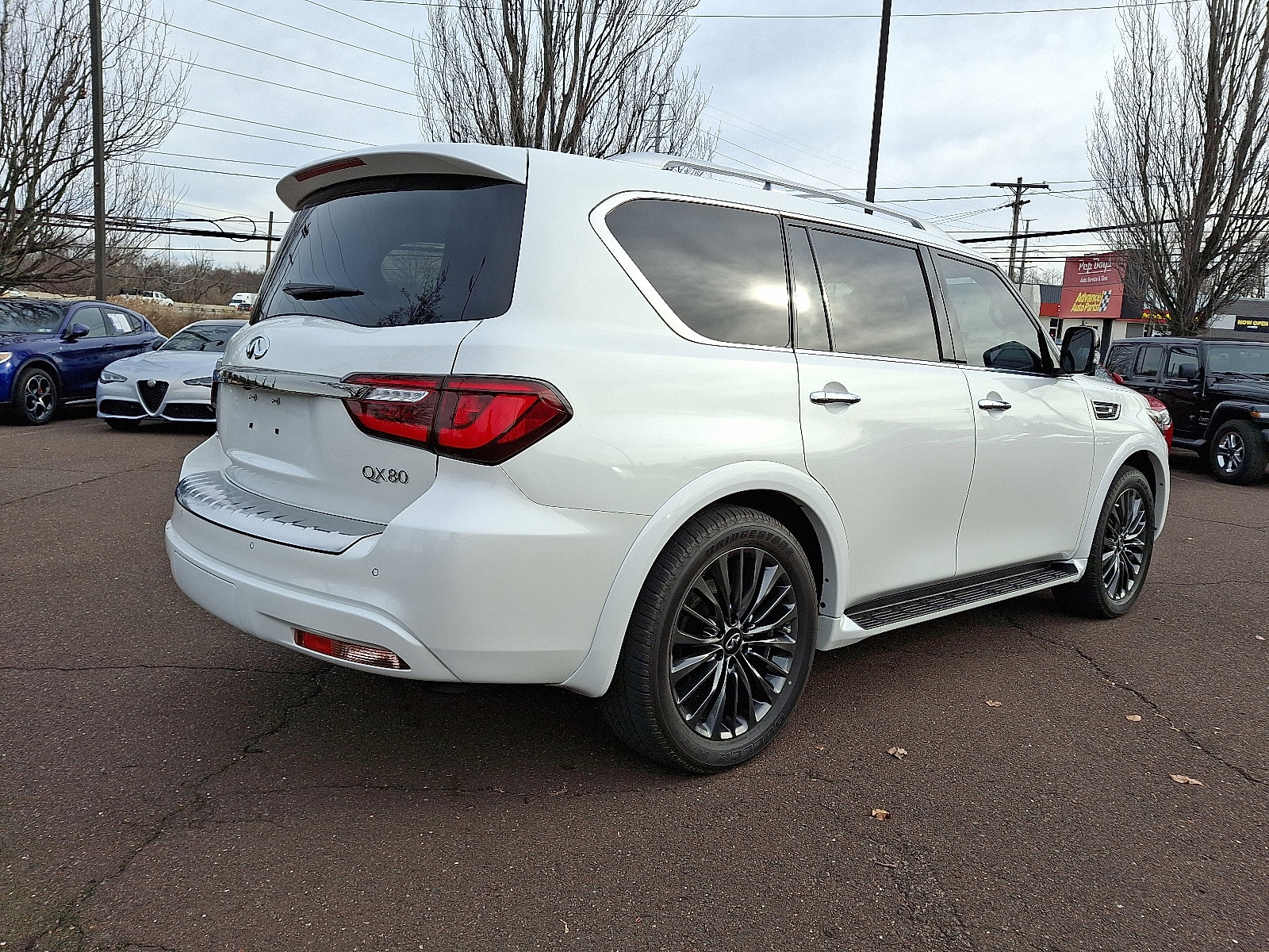 Used 2024 INFINITI QX80 Sensory image 6