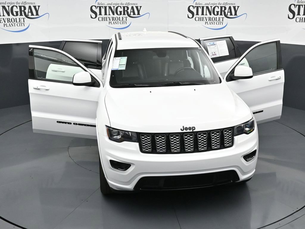 Used 2021 Jeep Grand Cherokee Laredo X image 25