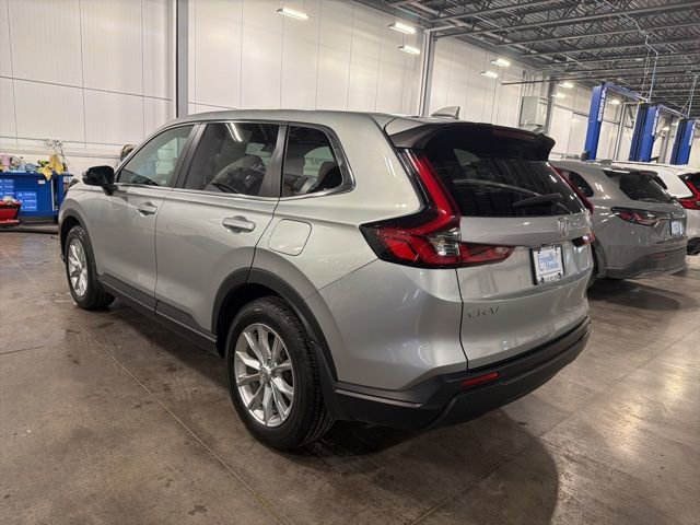 Used 2025 Honda CR-V EX image 3