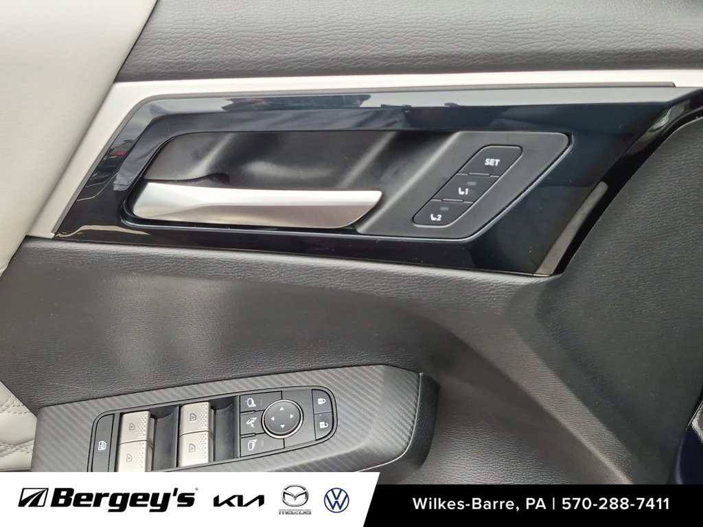 Used 2023 Mitsubishi Outlander SEL AWD/4WD image 22