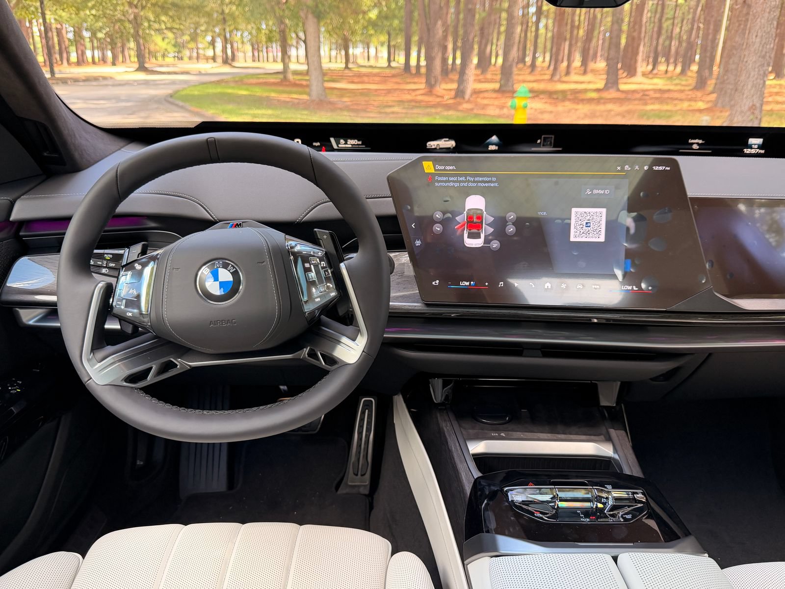New 2027 BMW 740i w/ Executive Package RWD image 3