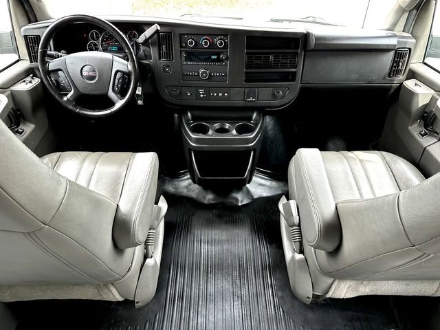 Used 2022 GMC Savana 3500 Extended w/ Driver Convenience Package image 17