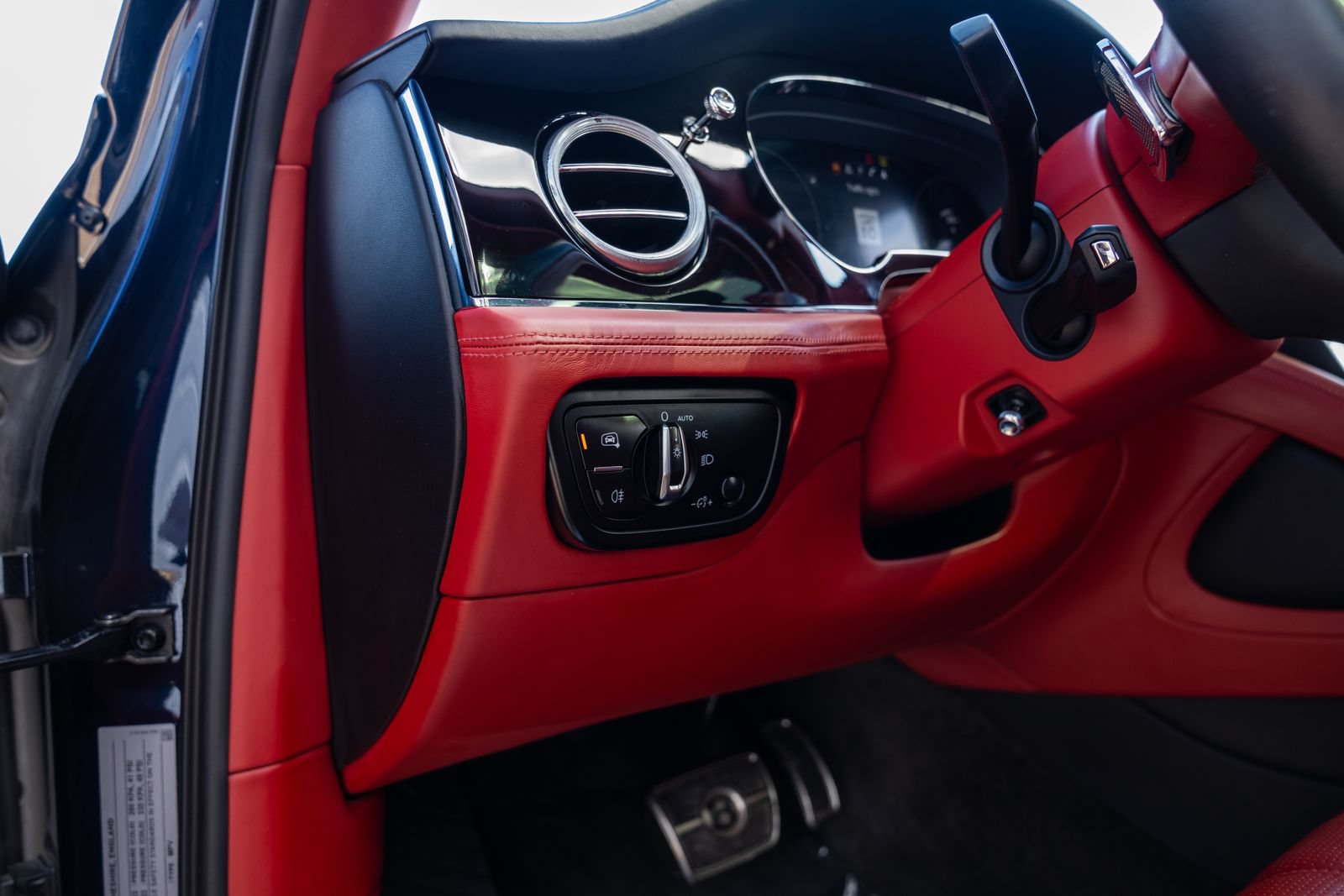 Used 2021 Bentley Bentayga AWD/4WD image 89