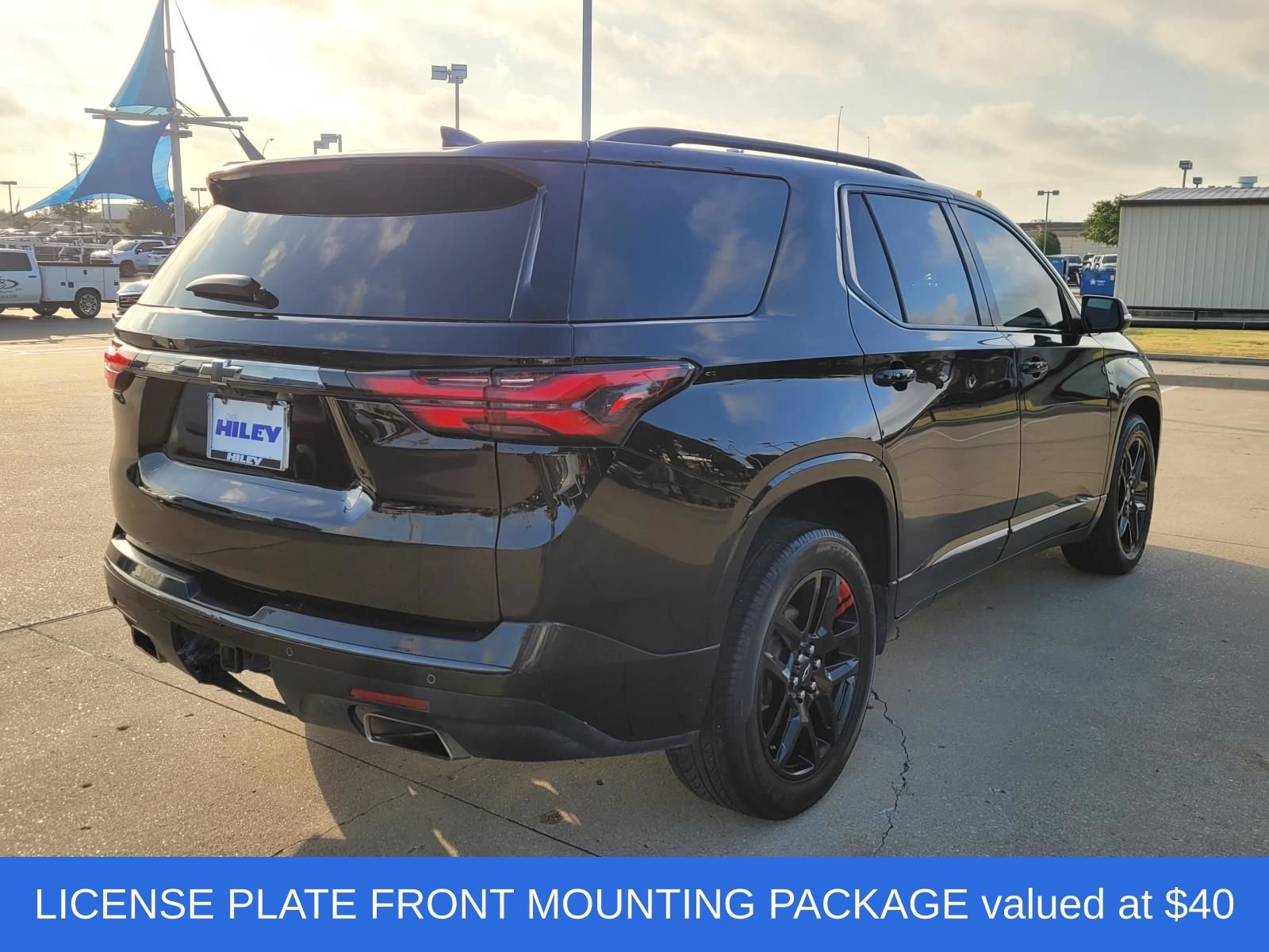 Used 2023 Chevrolet Traverse Premier w/ Redline Edition FWD image 4