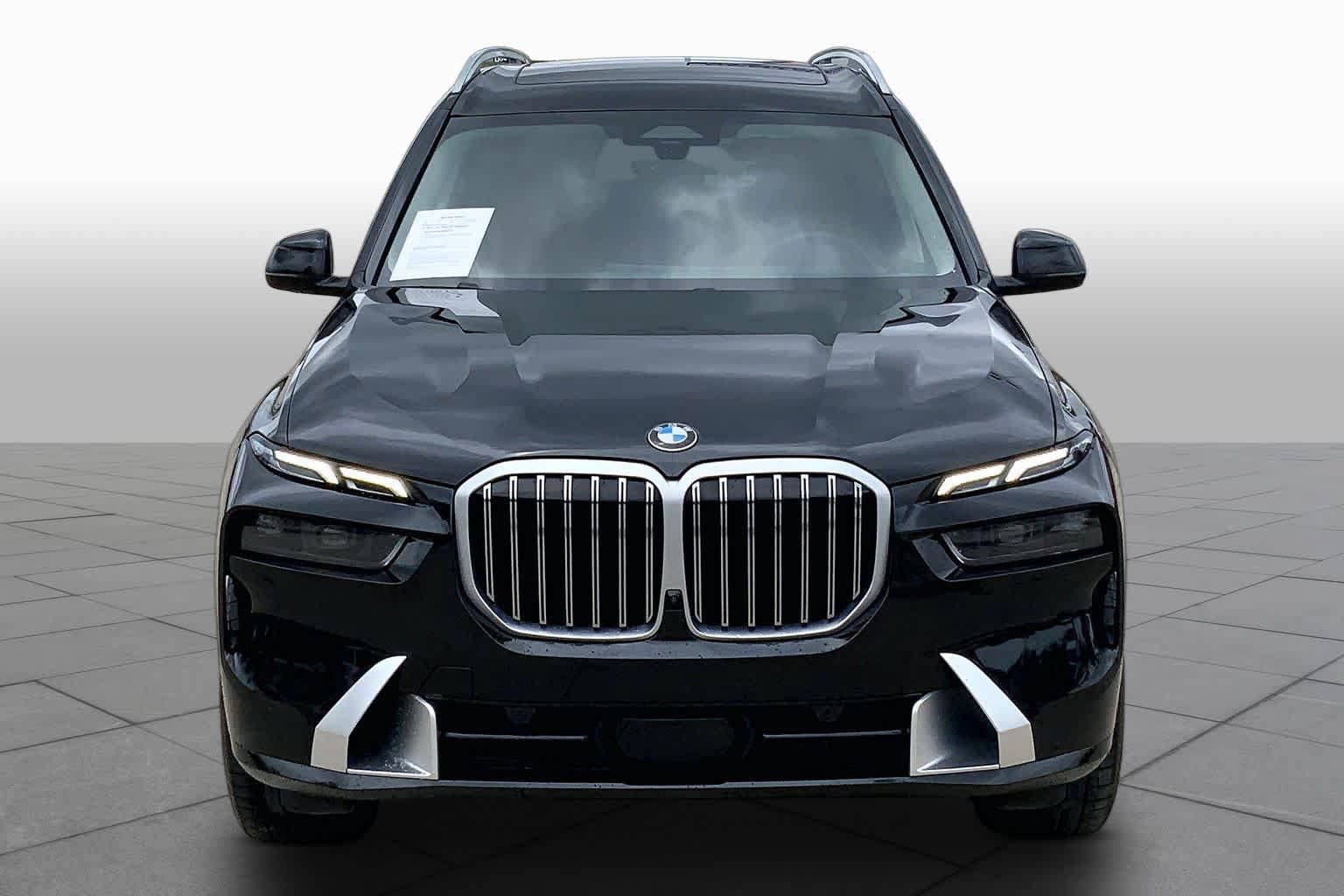 Used 2024 BMW X7 xDrive40i w/ Premium Package AWD/4WD image 4