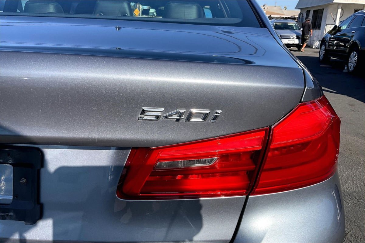 Used 2019 BMW 540i w/ Executive Package RWD image 8