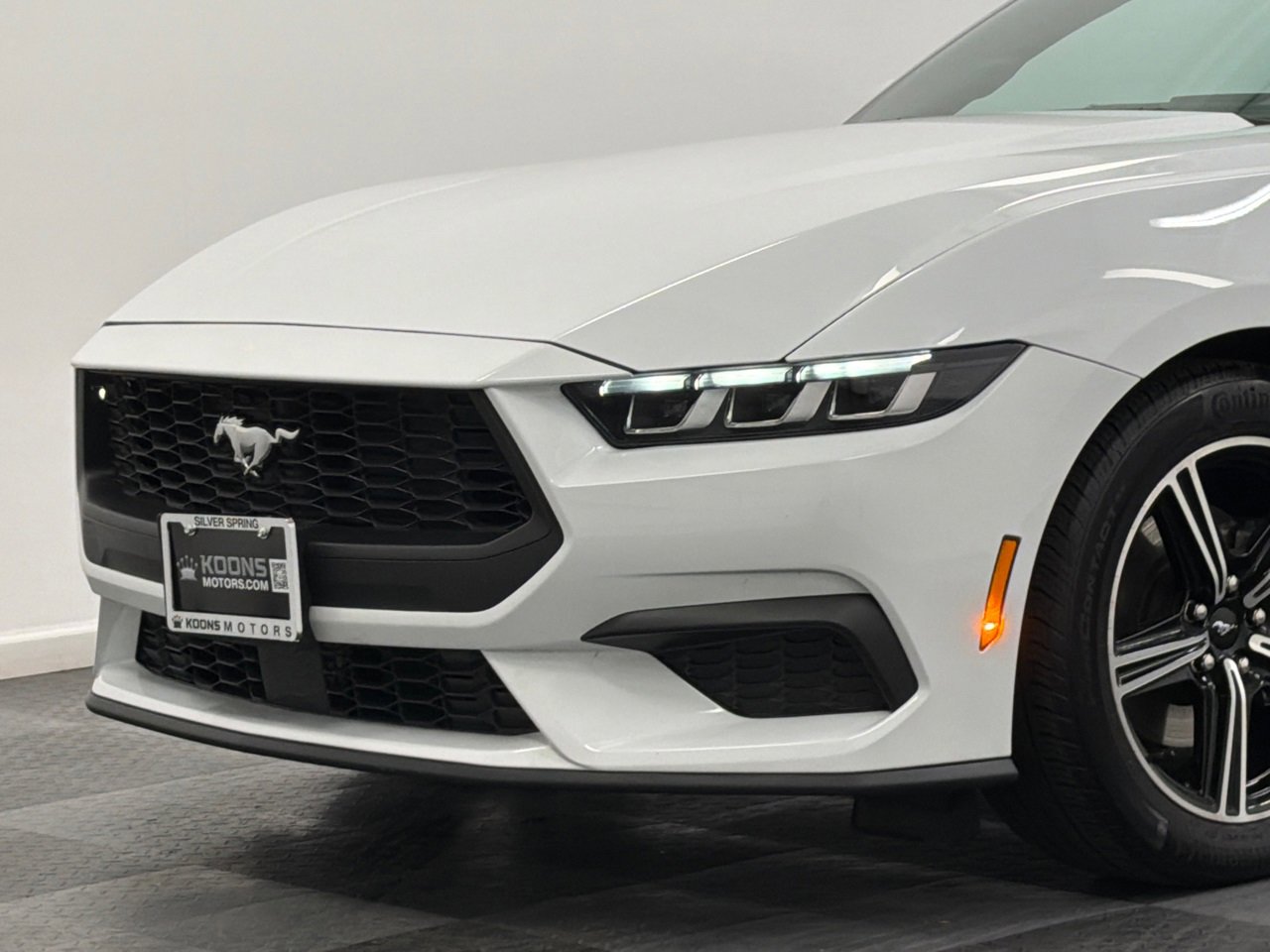 Used 2024 Ford Mustang Coupe image 2