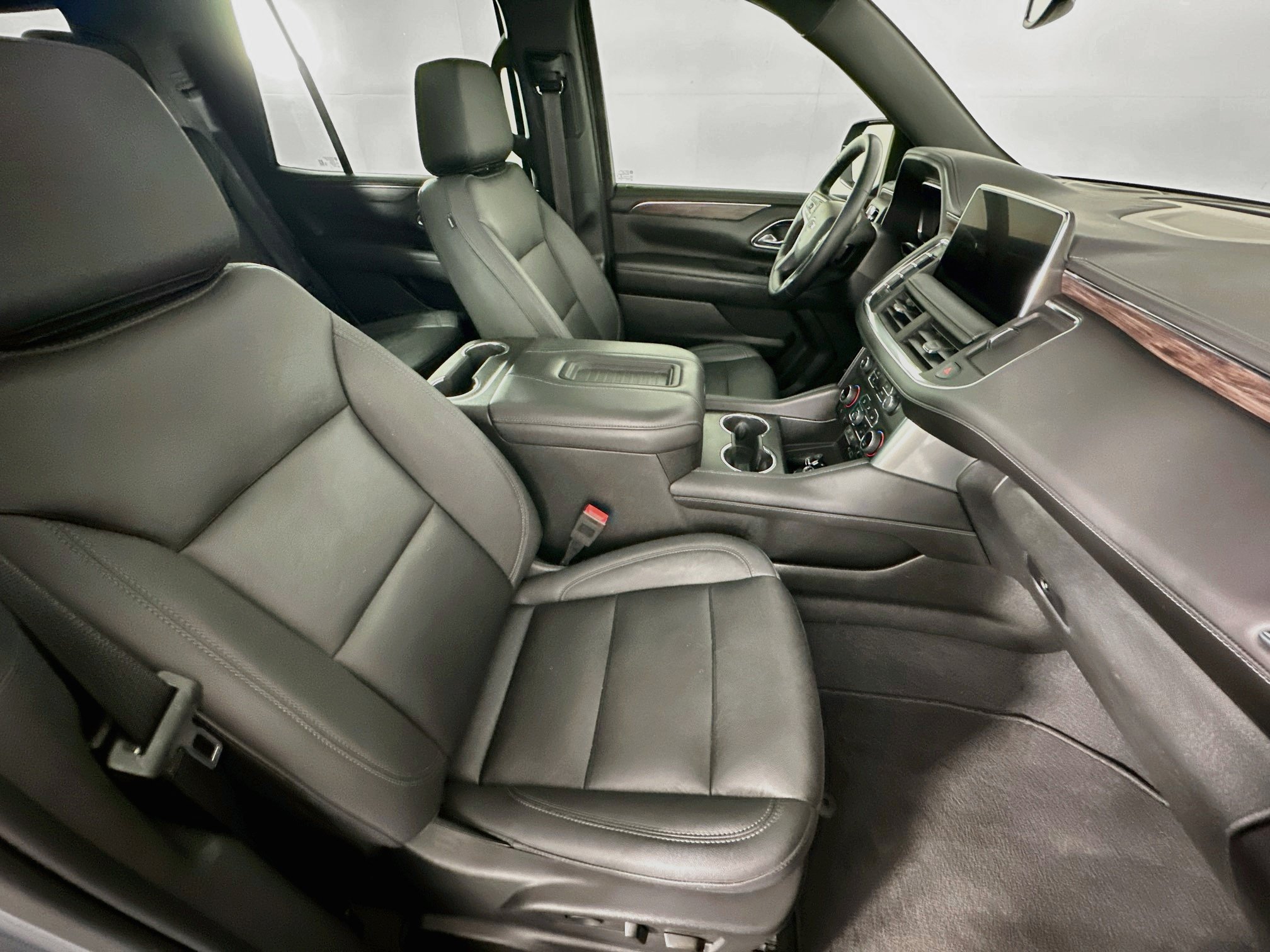 Used 2023 Chevrolet Tahoe Z71 w/ Z71 Off-Road Package AWD/4WD image 34