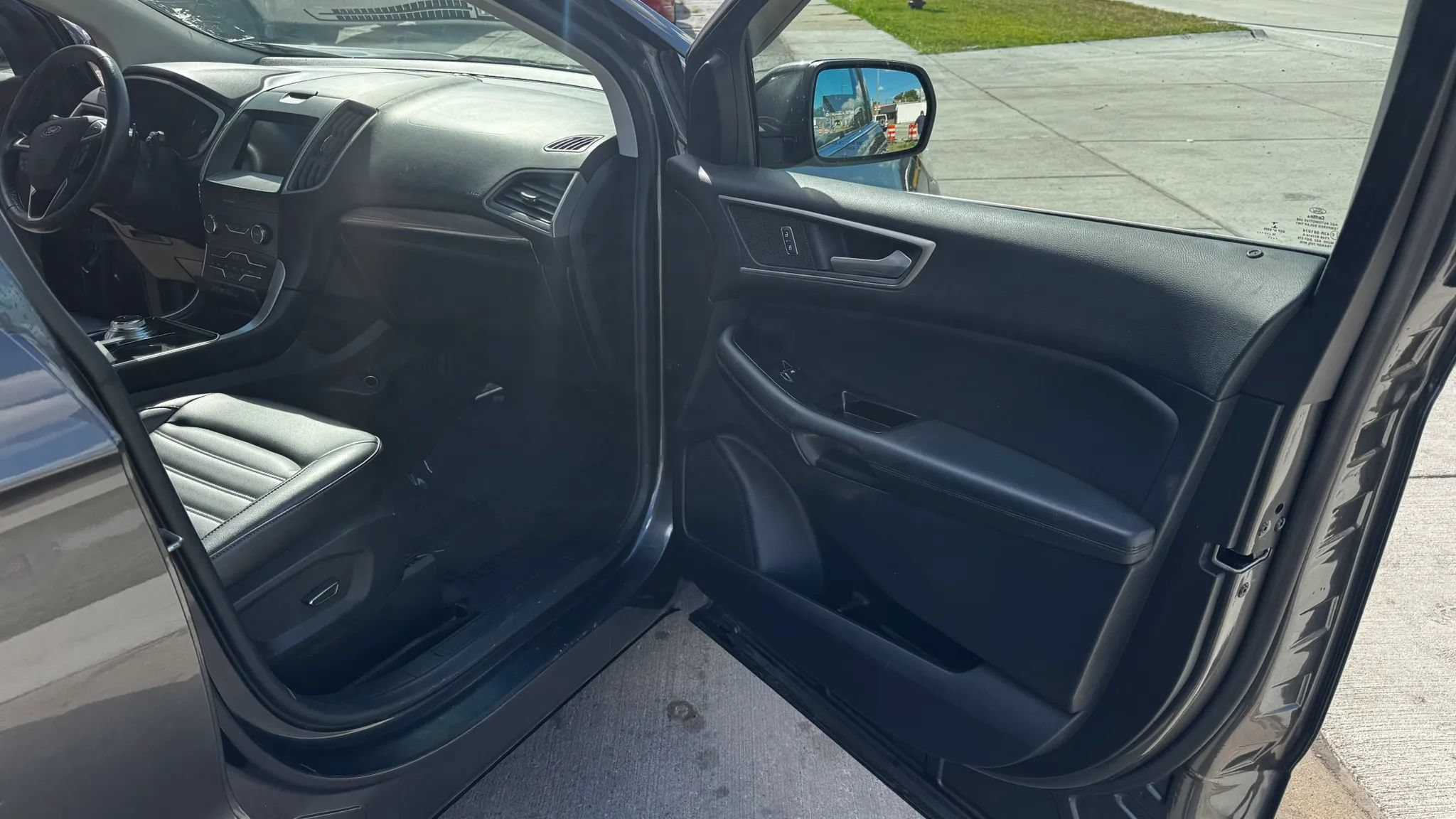 Used 2019 Ford Edge SEL w/ Equipment Group 201A AWD/4WD image 11