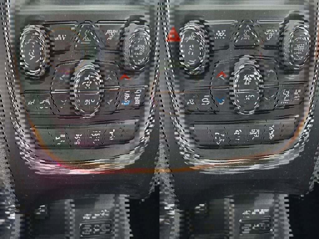 Used 2018 Dodge Durango R/T image 28