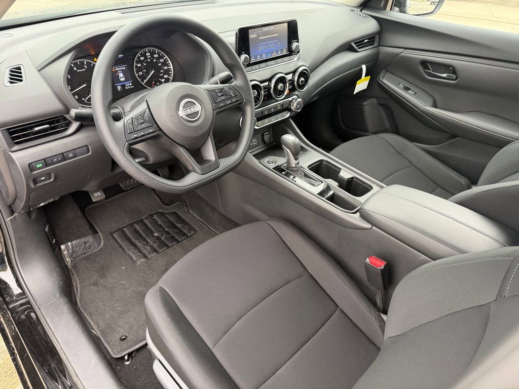 Used 2025 Nissan Sentra S image 9