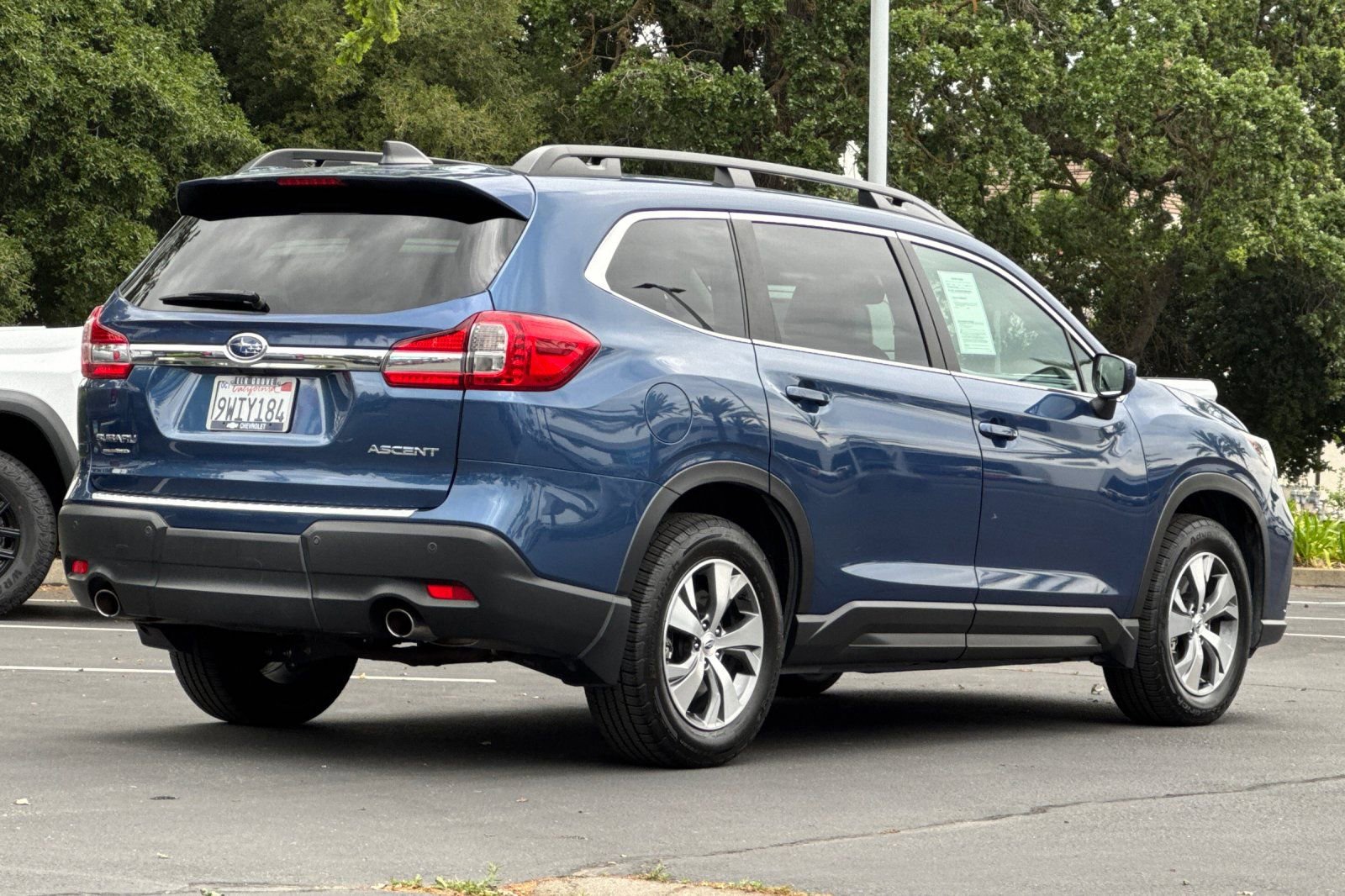 Used 2022 Subaru Ascent Premium w/ Convenience Package AWD/4WD image 3