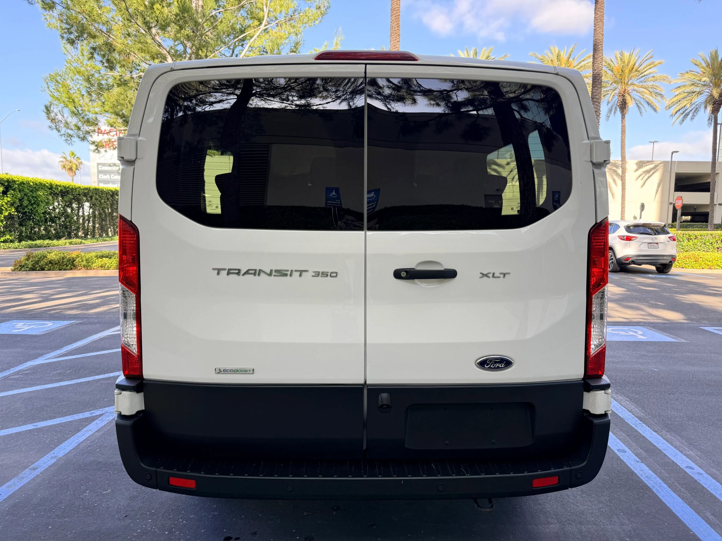 Used 2023 Ford Transit 350 XLT RWD image 5