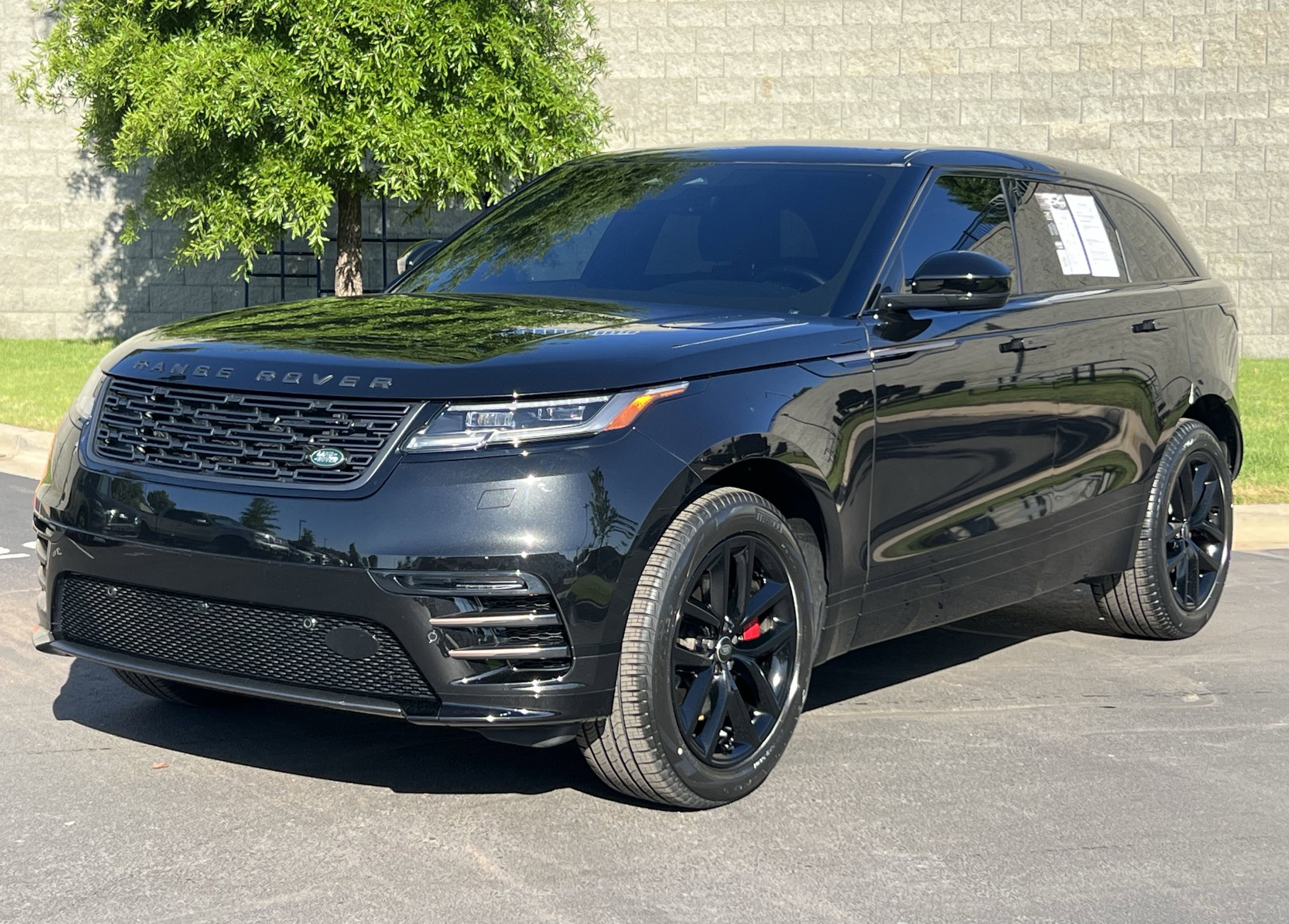 Used 2025 Land Rover Range Rover Velar Dynamic SE AWD/4WD image 1