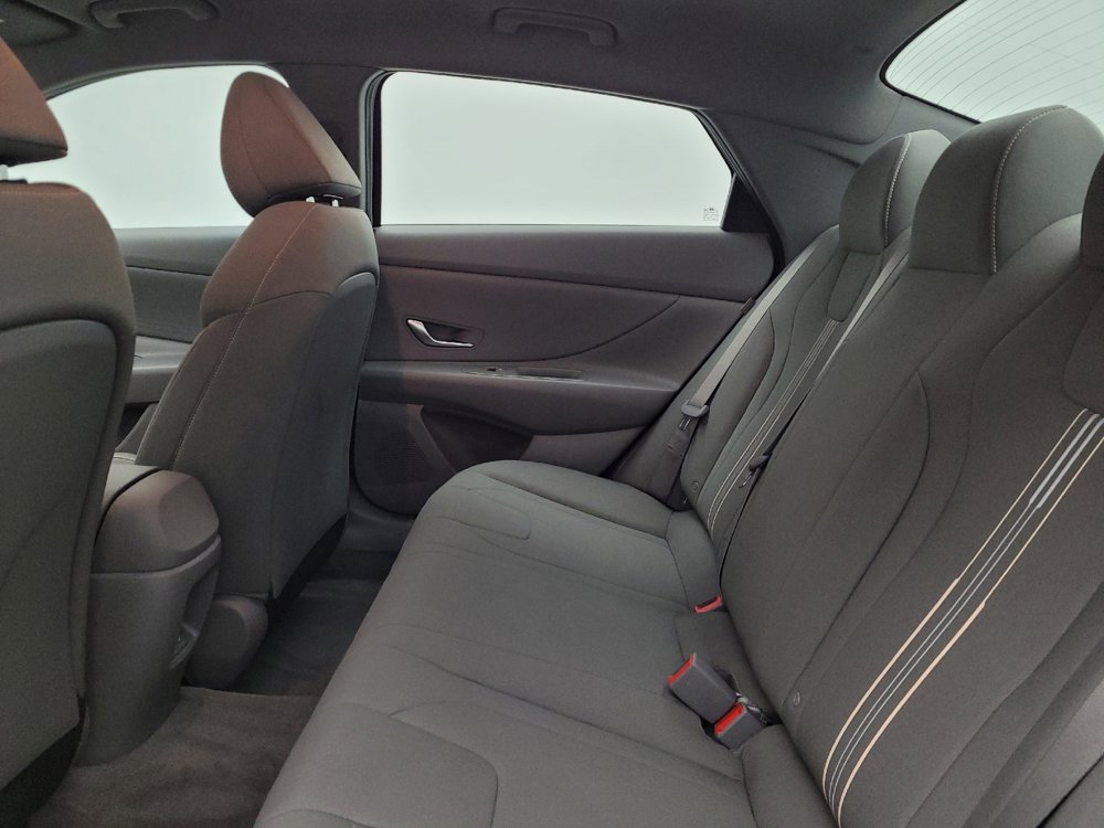 Used 2024 Hyundai Elantra SEL image 18