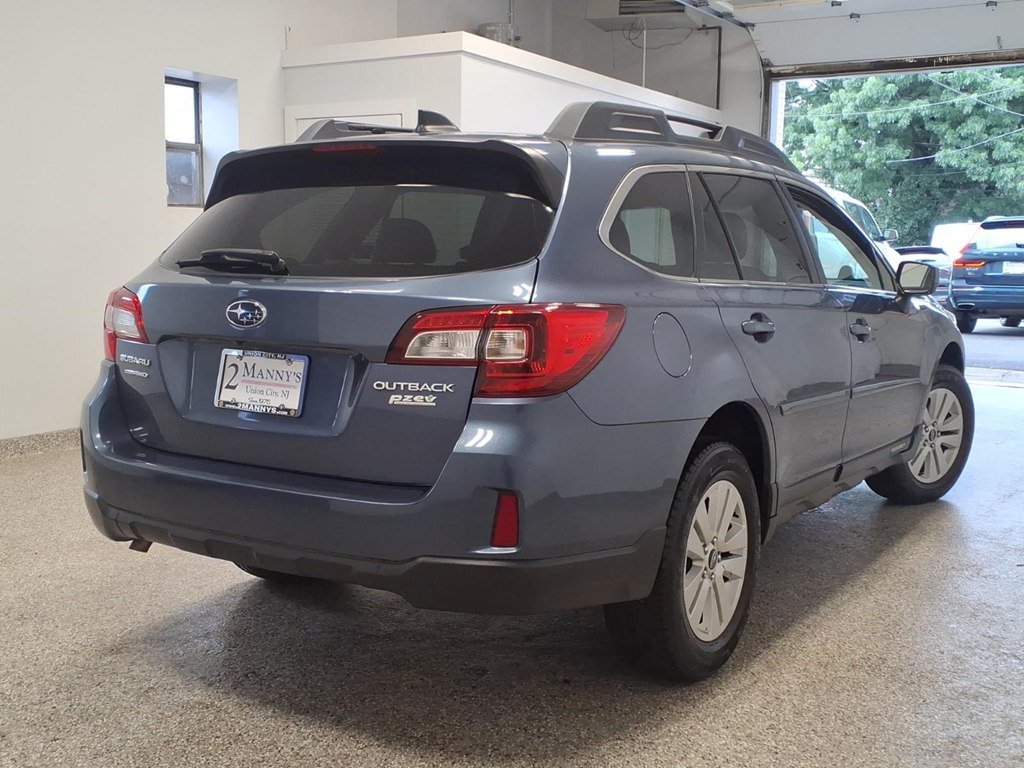 Used 2016 Subaru Outback 2.5i Premium AWD/4WD image 4